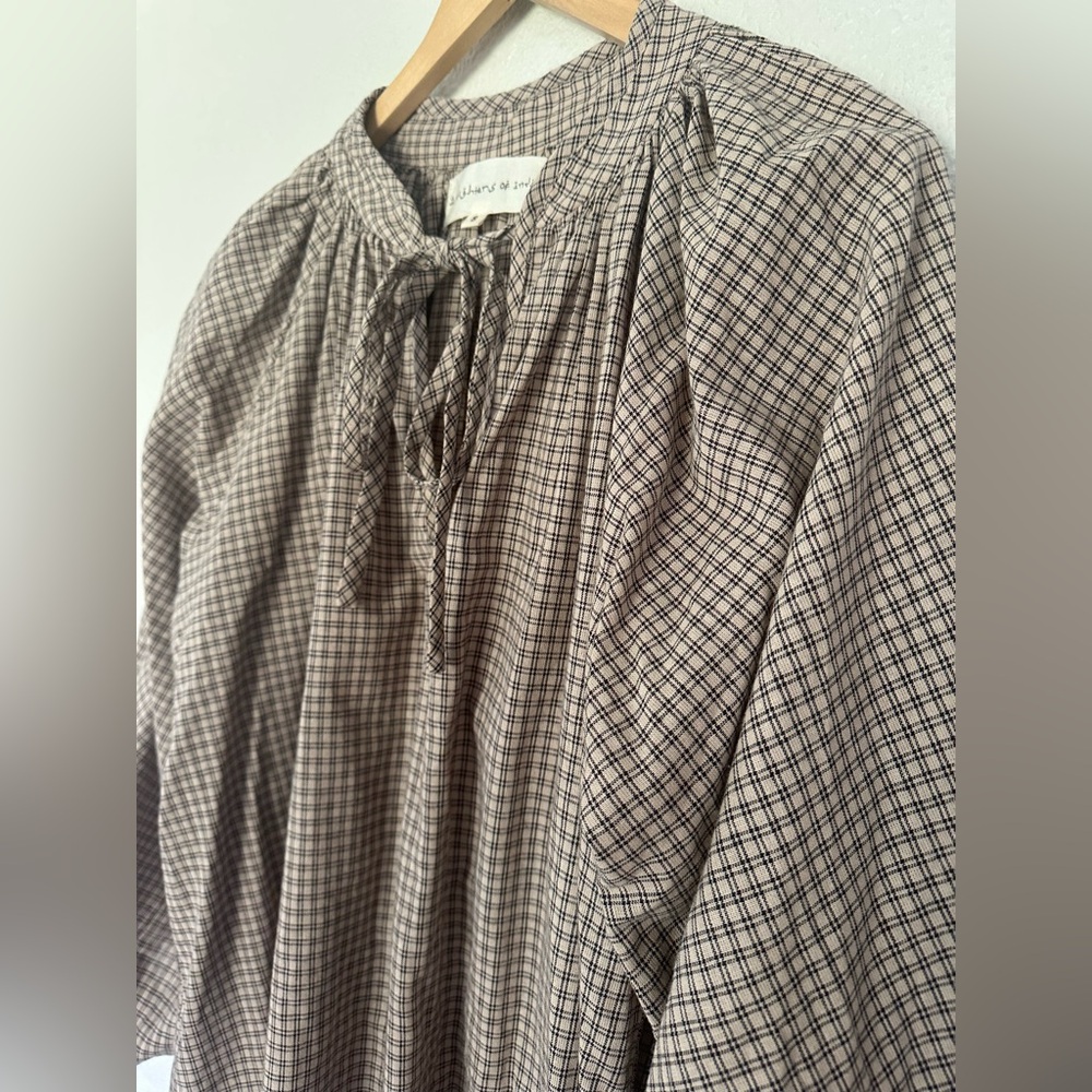 Daughters of India Poet Blouse in Taupe Small - Picture 6 of 13